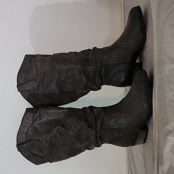 Womens wide calf slouchy boots. - Picture 1 of 8